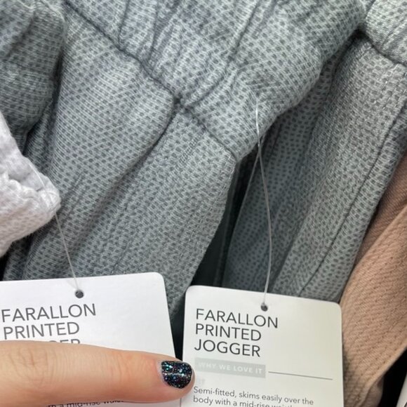 Size 3X (24/26) - ATHLETA - Farallon Printed Jogger Pant Olive Gray Dots NEW - Picture 2 of 2